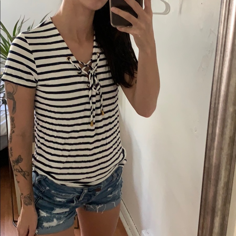 Striped tee with tie